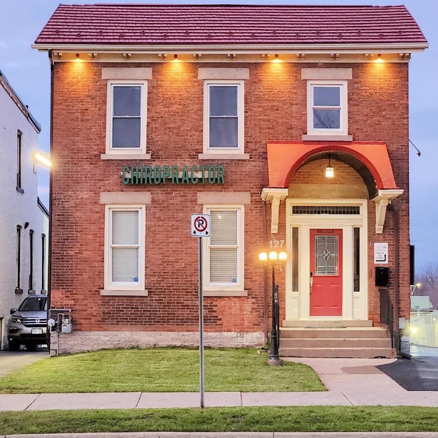 The Cozy Cove Modern King-Bedroom Full Apartment Saint Catharines ภายนอก รูปภาพ